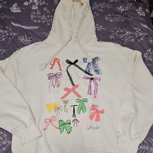 Aelfric Eden Cream Apparel Hoodie Women's Small (Oversized)